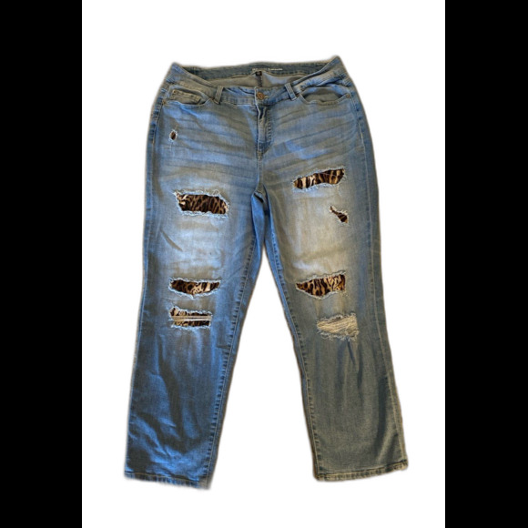 Inc denim  Jeans Midrise Boyfriend Cropped Distressed w/  Tiger Print  Plus 18 W - Picture 1 of 11
